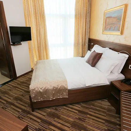 Bistrik Center 4*