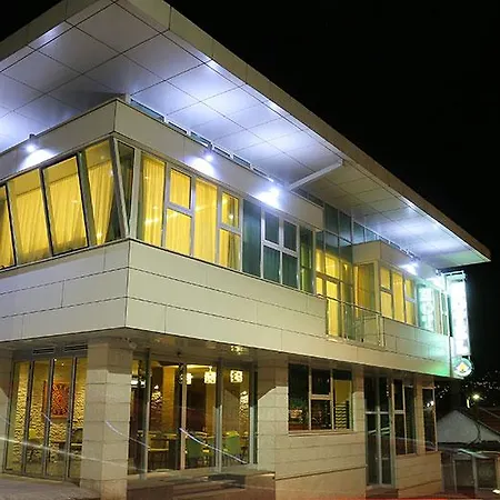 ホテル Bistrik Center