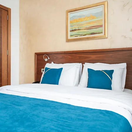 Hotel Bistrik Center 4*