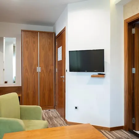 Bistrik Center 4*