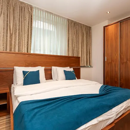 Hotel Bistrik Center 4*