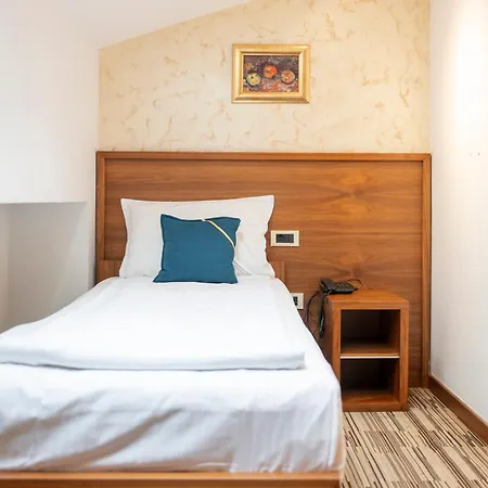 Bistrik Center ホテル