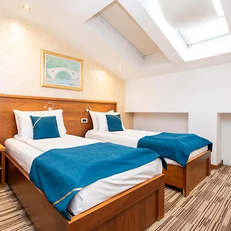 Bistrik Center 4*