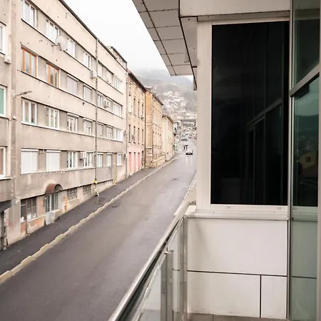 Bistrik Center ホテル 4*