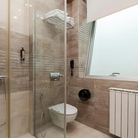 Bistrik Center 4*