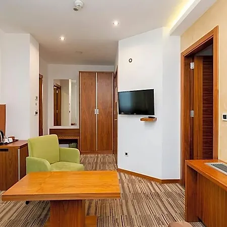 Bistrik Center מלון