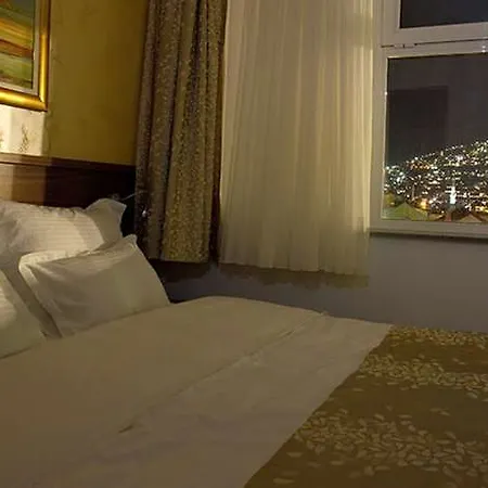 Bistrik Center 4*