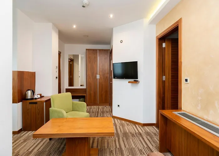 酒店 Bistrik Center