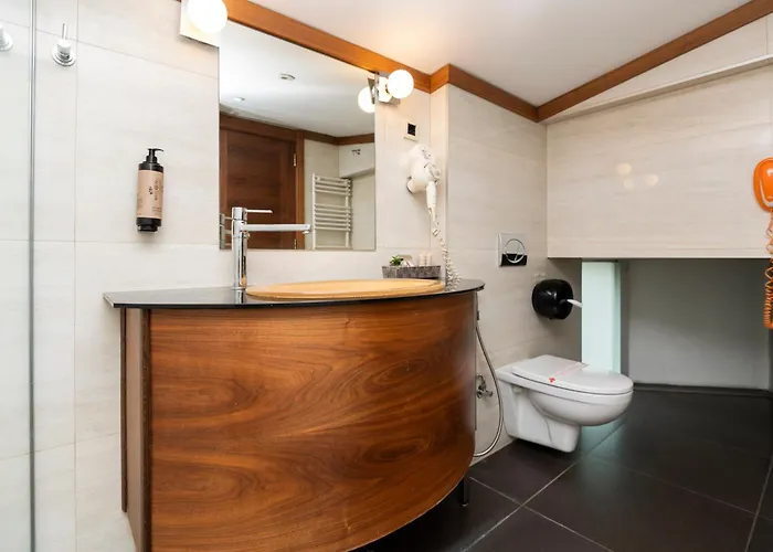 Bistrik Center Szálloda 4*